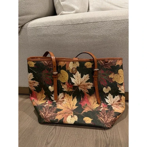 Dooney & Bourke  Maple Leaf  Tote dover Rare Bag