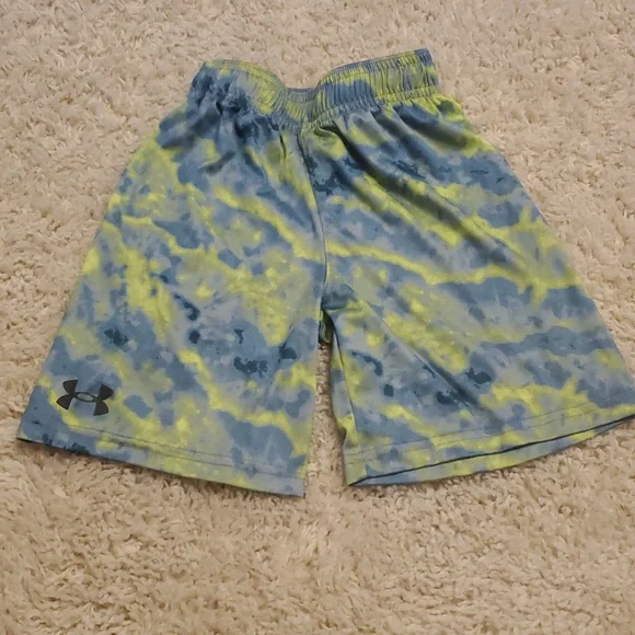 5 For $25 Under Armour Tie-Dye Blue and Green Shorts‎ Youth Size 5