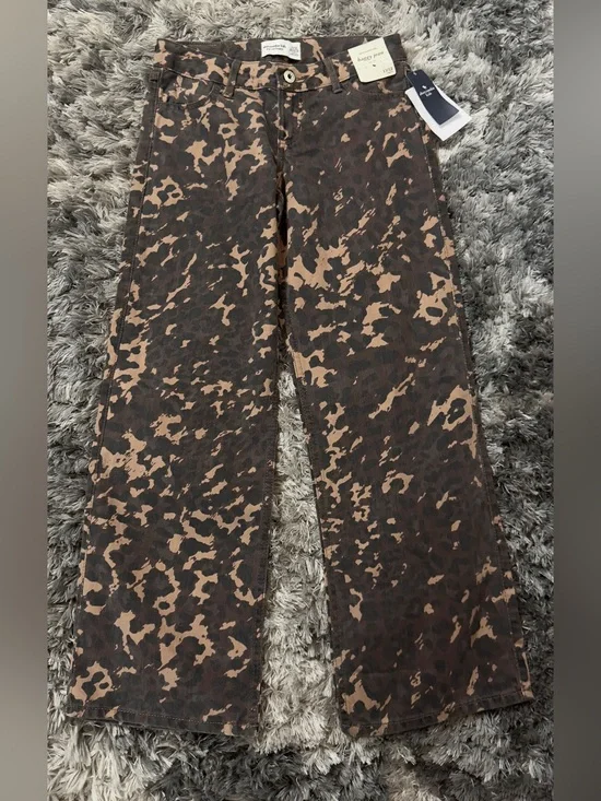 Abercrombie kids low rise brown leopard baggy jeans size 11/12 NWT