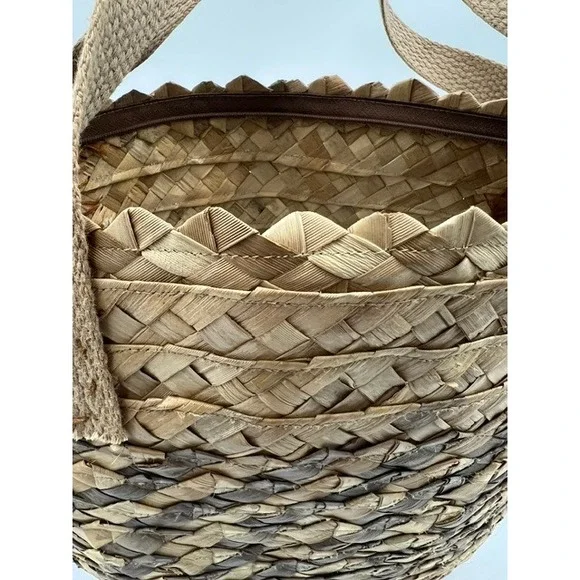 Unbranded Woven Straw Tote Bag Womens Medium Brown Beige Good Boho Chevron Zip