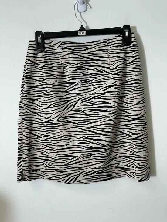 Girls Will's River Company Zebra Print Skirt Sz 16