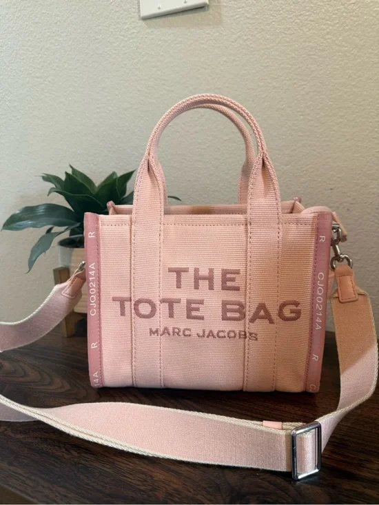 Marc Jacobs The Tote Bag in Light Pink Canvas with Logo