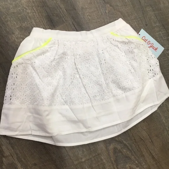 Cat & Jack white skirt w pockets