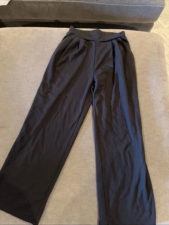 H&M Black Wide-Leg Trousers with Pleated Front