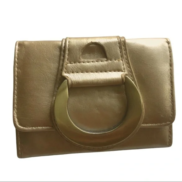 NWT 3/$25 🍄 Gold Trifold Wallet