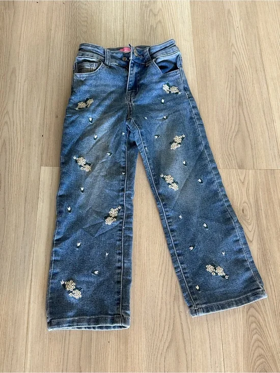 Gigo Star Girls Size 5 Embroidered Floral Denim Jeans Straight Leg Medium Wash