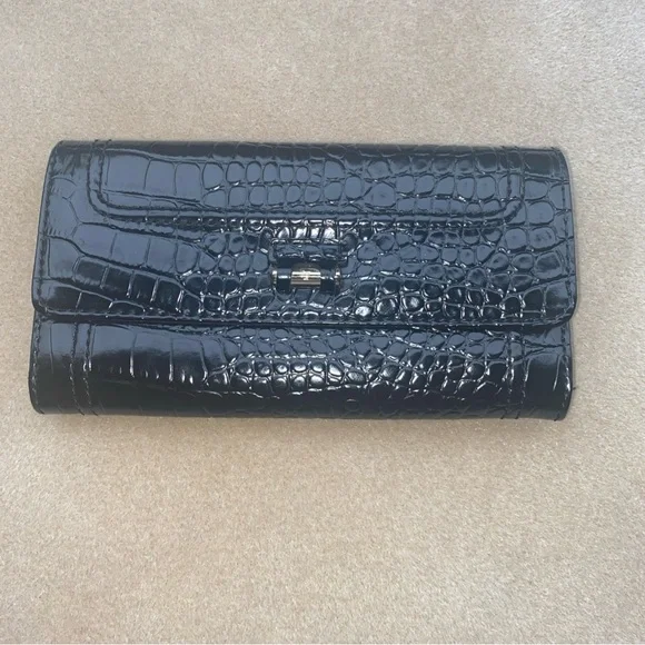 Liz‎ Claiborne Ladies Black Patent Croc Embossed Wallet