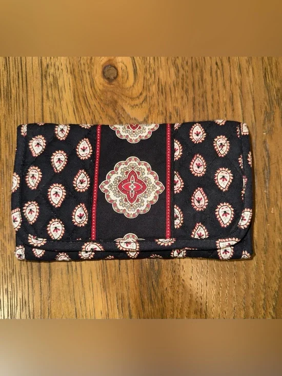 Vera Bradley black Wallet with Red and Cream Medallion Pattern