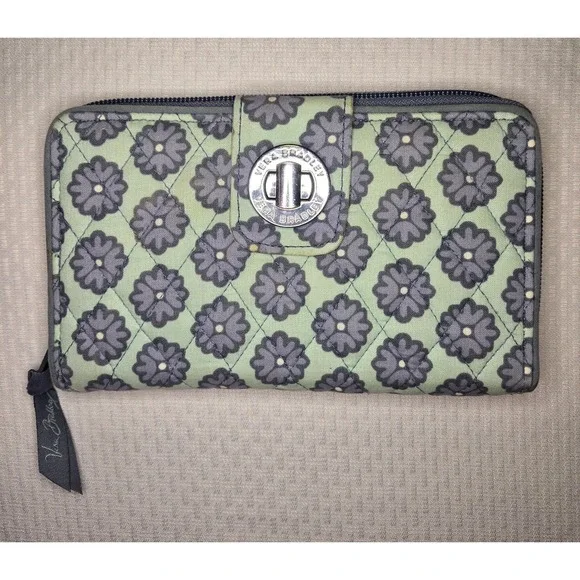 VERA BRADLEY  Silver Turnlock Wallet Clutch Nomadic Floral Retired Organizer EUC
