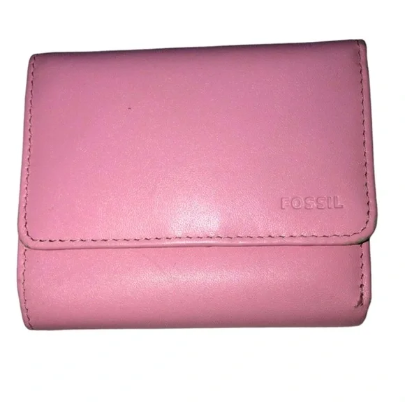 fossil new un used baby soft pink LEATHER quad fold card wallet credit c…