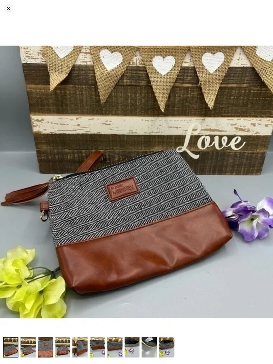 ✨Herringbone & Brown Faux Leather Wristlet Clutch
