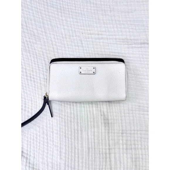 Women's Kate Spade Wallet One Size White Black Gold accents