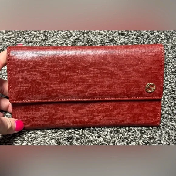 Gucci leather continental dark red wallet