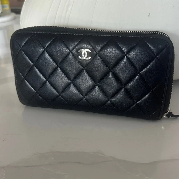 CHANEL Black Quilted Leather Wallet