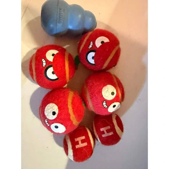 Bark box KONG Blue‎ Rubber Chew Toy and Apple Tennis Ball Bundle 6 Piece Set