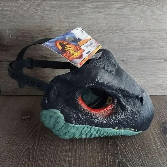 Jurassic World Dominion Therizinosaurus Dinosaur Mask.