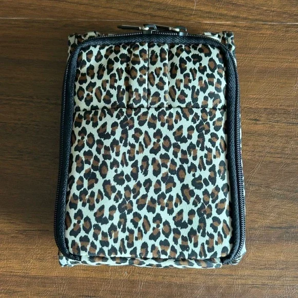 Travelon Travel Wallet Leopard Print Passport Crossbody Neck Bag‎ Y2K