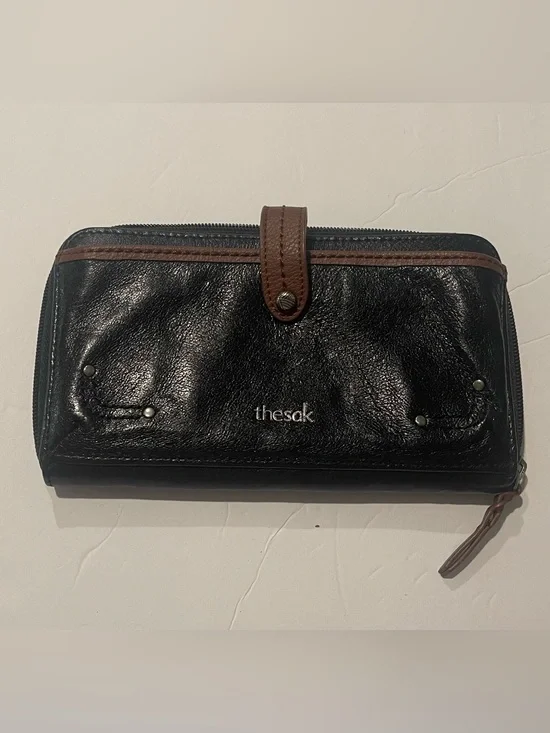 The Sak Black and Brown Leather Zip Wallet READ