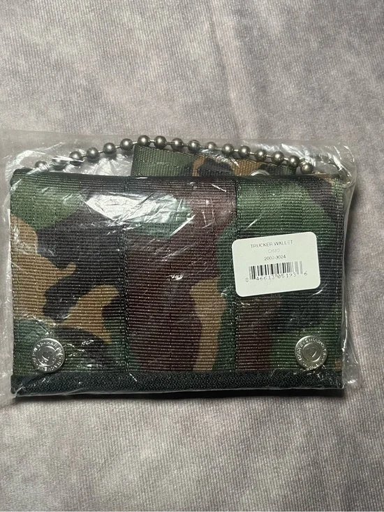 New Harvey’s seatbelt brand camo trucker wallet unisex
