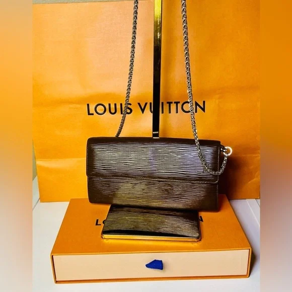 Louis Vuitton Epi Leather Long Wallet – Classic & Timeless  W/Box & Dust bag.