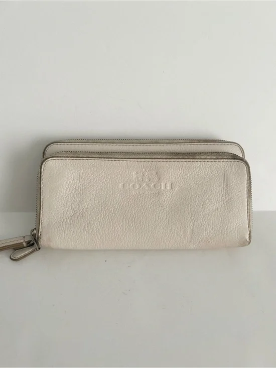 Coach Cream Pebble Leather Zip Wallet