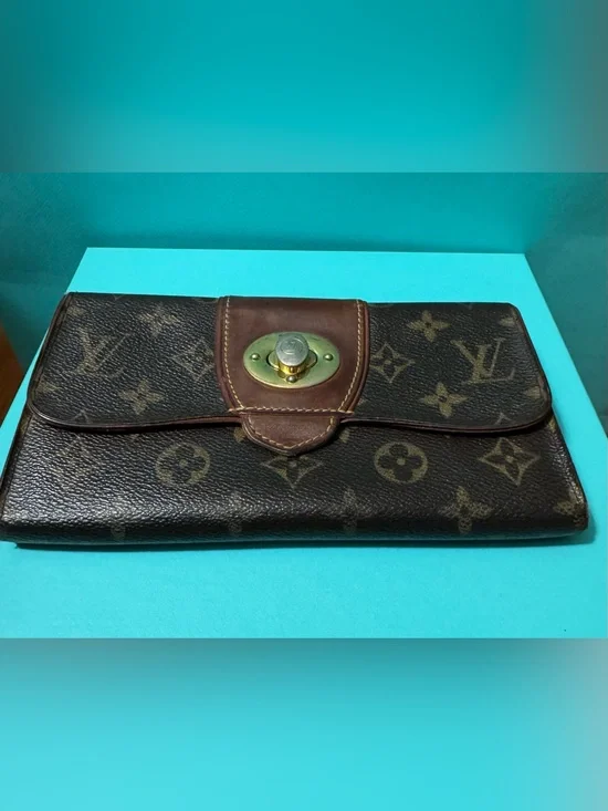 Louis Vuitton Monogram Canvas Wallet Clutch in Brown