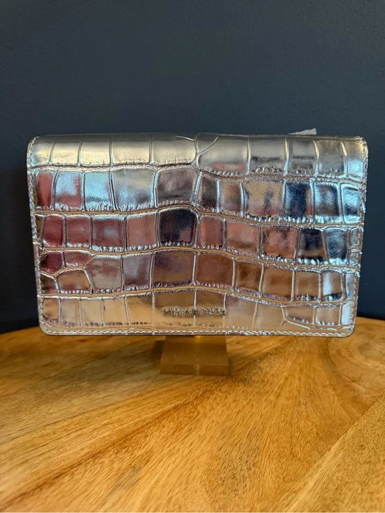 Metallic Croc-Embossed Women’s Wallet - Silver