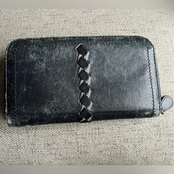 Bottega Veneta Navy smooth zipper long wallet