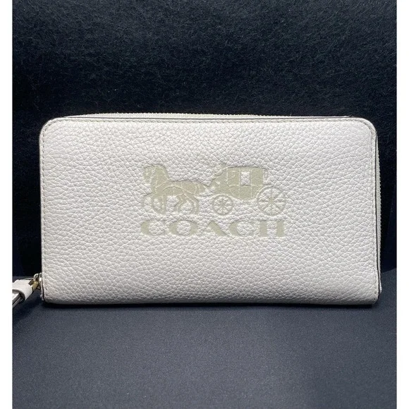 Coach Authentic Model K1981 Serial F75908 Pebble Ivory Wristlet Wallet One Owner
