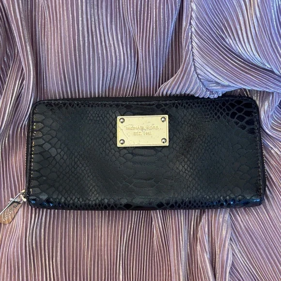 Michael Kors Jet Set Travel continental embossed leather wallet black