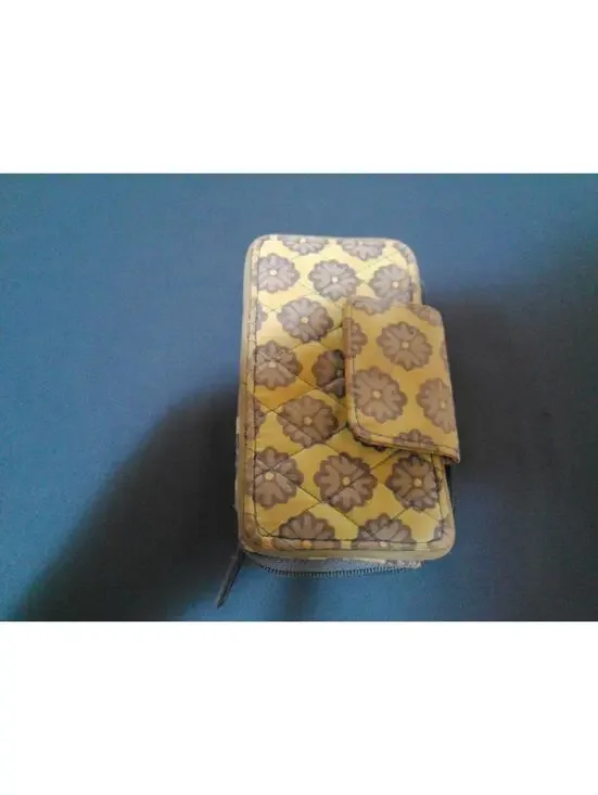 Vera Bradley Women Wallet Wristlet Zip Around Quilted Floral Pattern Yellow Gray