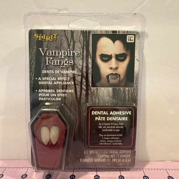 Spirit of Halloween Realistic‎ Vampire Fangs Tone Special Effects Teeth