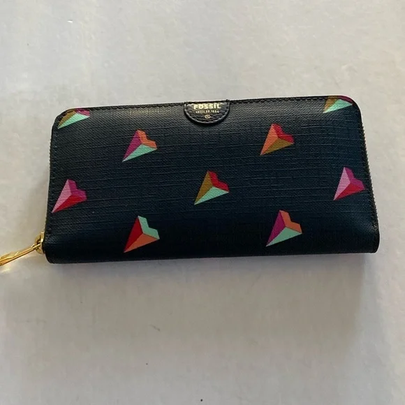 FOSSIL Vday Zip Clutch Hearst Zip Around Black Wallet. NWT
