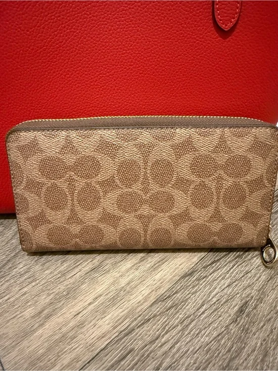 COACH X PEANUTS LONG ZIP AROUND WALLET IN SIGNATURE CANVAS WITH PATCHES NWOT