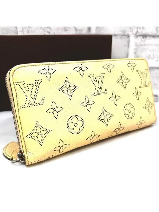 Louis Vuitton Built in Mahina Zippy Wallet Banana