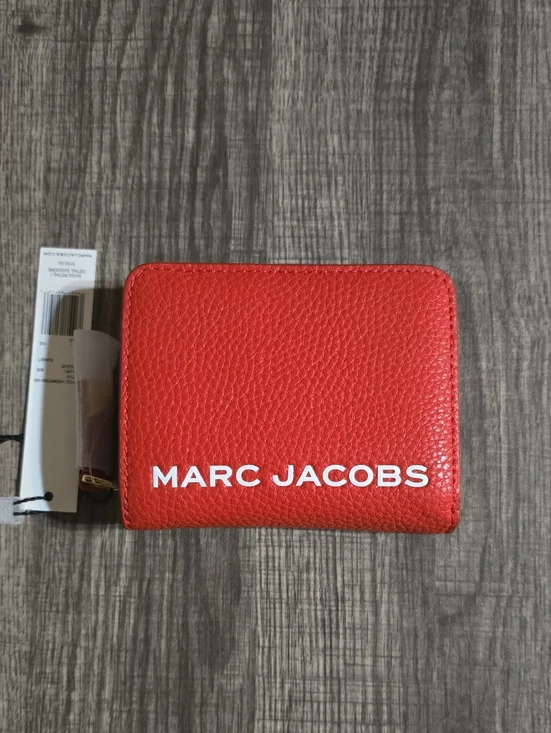 MARC JACOBS  Red Leather Zip Wallet