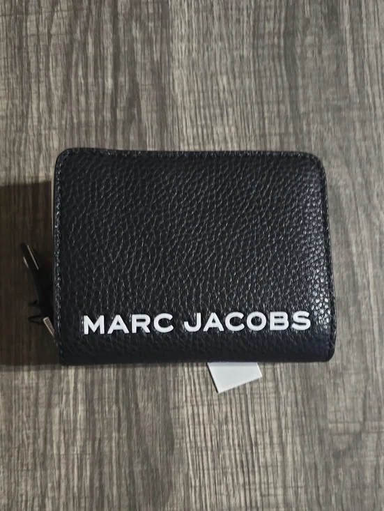 Marc Jacobs Black Leather Zip Wallet