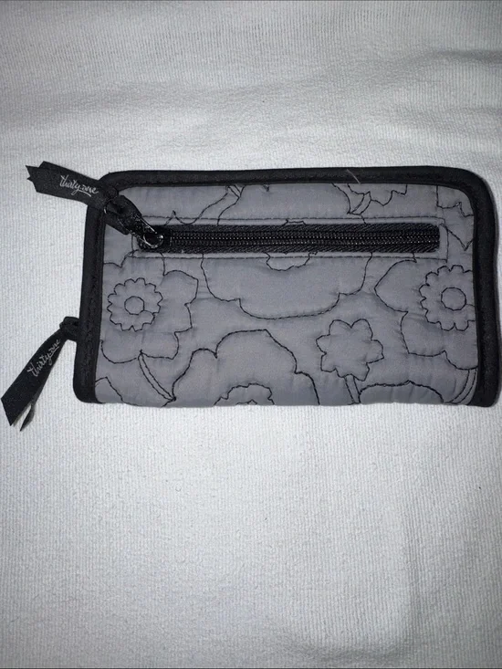 Thirty One Gray Quilted Floral Zip Wallet - Like New