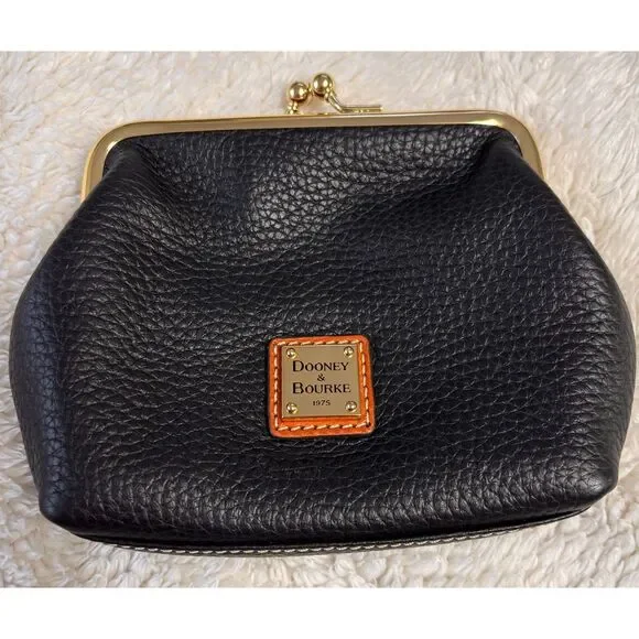 NWOT Dooney & Bourke Black Pebble Grain Kisslock Wallet