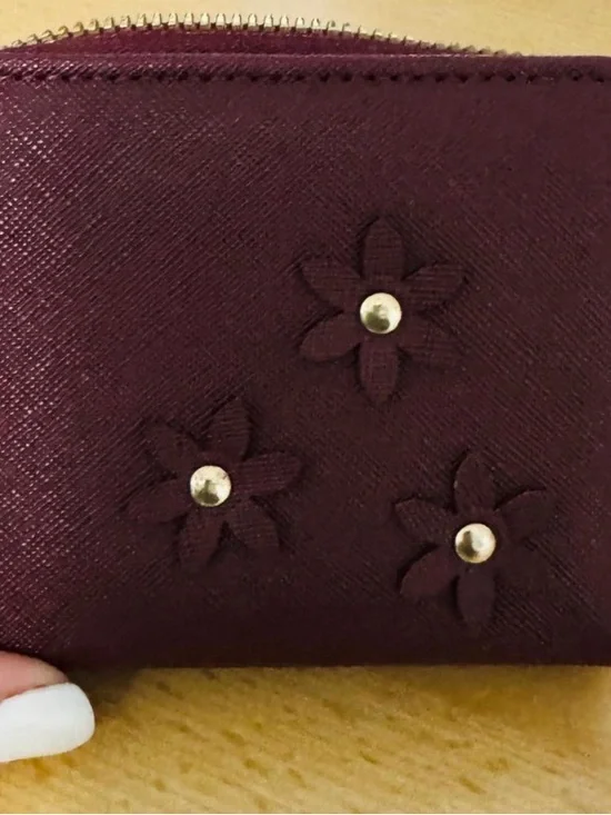 Women’s Floral Accent Zip Wallet - Burgundy