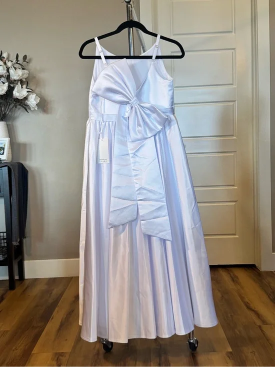 Girls' White Bow-Front Formal Dress with Spaghetti Straps