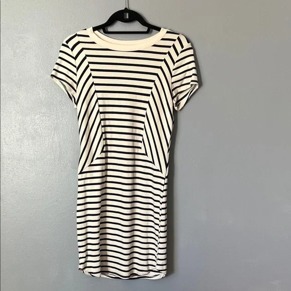 Montreau Women’s Striped Nautical Short Sleeve Mini Geometric PatternDressLarge‎