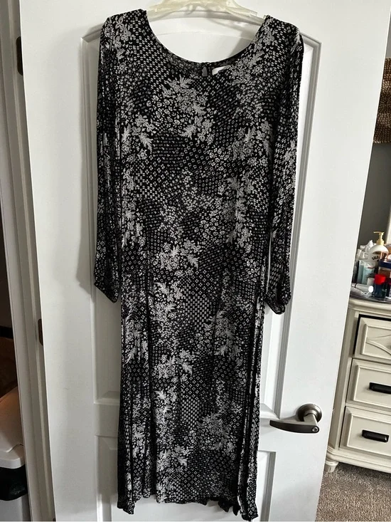 Old Navy Black and White Floral Maxi Dress
