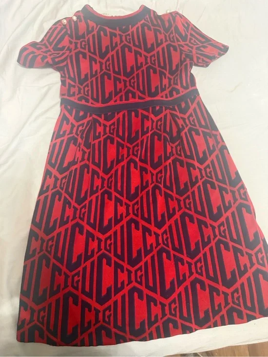 Gucci Red and Black Logo-Print Short Sleeve Kids Dress size 8