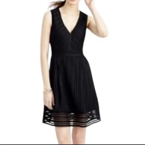 J. Crew Black V Neck Sleeveless Sheath Lace Sheer Overlay Dress‎ Size 00