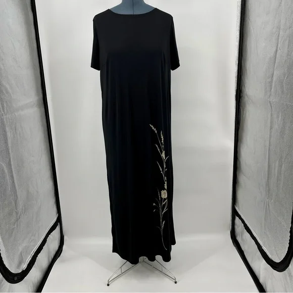 Black dress Villager Signature by Liz Claiborne. Size 2 conversion to 12.