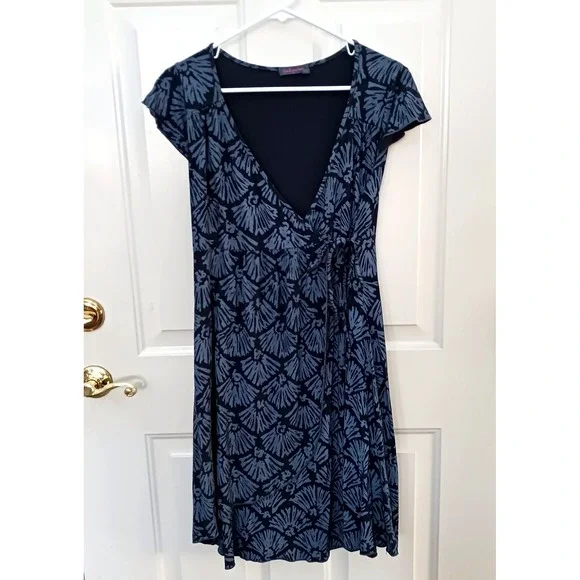 Fresh‎ Produce Faux Wrap Dress Size Small USA Made Rayon Blend Blue Shell Print