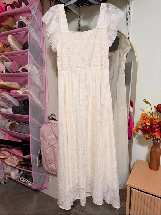 Othr Cream Lace Flutter-Sleeve Formal Dress for Girls