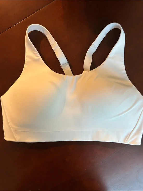 Athleta Seamless White Wireless Bra - Comfortable Everyday Support