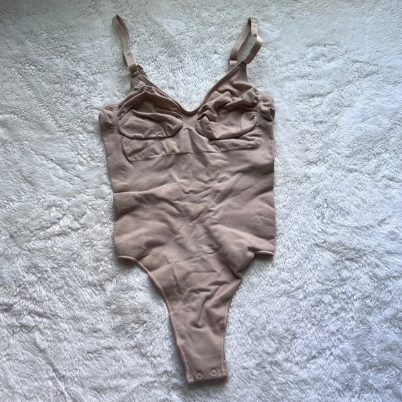 SKIMS Low Back Thong Bodysuit‎ Clay SH-LBT-0262 Womens S/M Shapewear Underwear